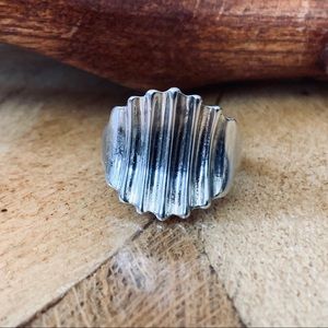 Sterling Silver Wavy Saddle Ring